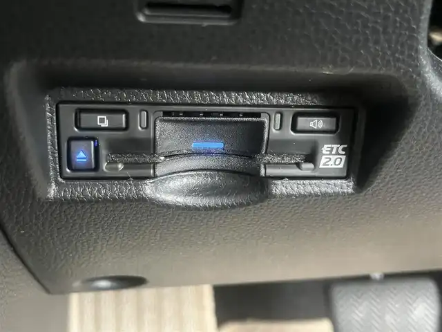 トヨタ ノア ハイブリッド S－Z 島根県 2025(令7)年 0.7万km ホワイトパールクリスタルシャイン モデリスタエアロ/フリップダウンモニター/純正１０型ＳＤナビ　/フルセグTV　/ＤＶＤ再生　/Ｂｌｕｅｔｏｏｔｈ接続　/両側パワースライドドア　/バックカメラ　/ビルトインＥＴＣ2.0/前後ドライブレーダー/レーダークルーズコントロール/衝突軽減ブレーキ/ヘッドアップディスプレイ/パワーバックドア　/前後コーナーセンサー/前席・２列目シートヒーター　/ホワイトレザー調シートカバー/ステアリングヒーター/オートハイビーム／ライト/スマートキー／プッシュスタート/純正LEDヘッドライト/純正１７インチアルミホイール/保証書/取扱説明書/スペアキー1本