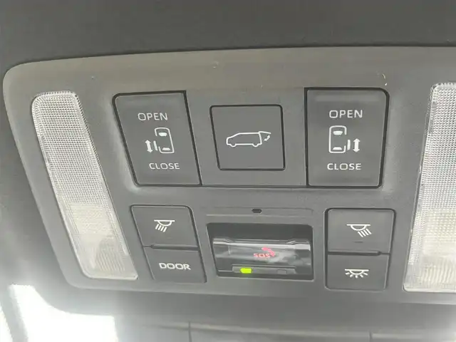 トヨタ ノア ハイブリッド S－Z 島根県 2025(令7)年 0.7万km ホワイトパールクリスタルシャイン モデリスタエアロ/フリップダウンモニター/純正１０型ＳＤナビ　/フルセグTV　/ＤＶＤ再生　/Ｂｌｕｅｔｏｏｔｈ接続　/両側パワースライドドア　/バックカメラ　/ビルトインＥＴＣ2.0/前後ドライブレーダー/レーダークルーズコントロール/衝突軽減ブレーキ/ヘッドアップディスプレイ/パワーバックドア　/前後コーナーセンサー/前席・２列目シートヒーター　/ホワイトレザー調シートカバー/ステアリングヒーター/オートハイビーム／ライト/スマートキー／プッシュスタート/純正LEDヘッドライト/純正１７インチアルミホイール/保証書/取扱説明書/スペアキー1本