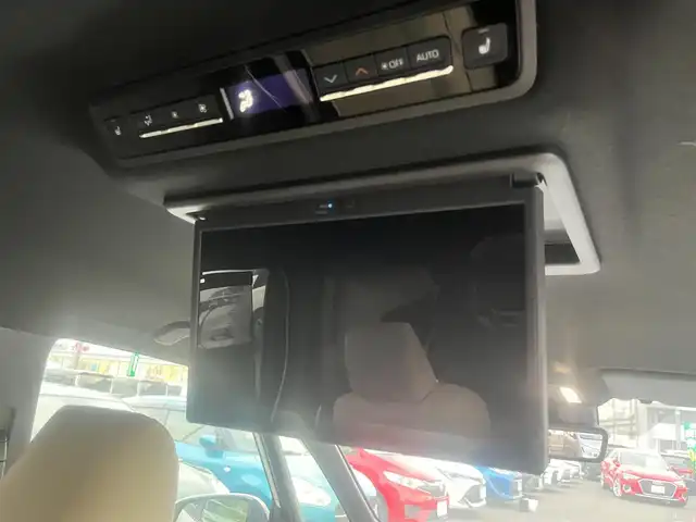 トヨタ ノア ハイブリッド S－Z 島根県 2025(令7)年 0.7万km ホワイトパールクリスタルシャイン モデリスタエアロ/フリップダウンモニター/純正１０型ＳＤナビ　/フルセグTV　/ＤＶＤ再生　/Ｂｌｕｅｔｏｏｔｈ接続　/両側パワースライドドア　/バックカメラ　/ビルトインＥＴＣ2.0/前後ドライブレーダー/レーダークルーズコントロール/衝突軽減ブレーキ/ヘッドアップディスプレイ/パワーバックドア　/前後コーナーセンサー/前席・２列目シートヒーター　/ホワイトレザー調シートカバー/ステアリングヒーター/オートハイビーム／ライト/スマートキー／プッシュスタート/純正LEDヘッドライト/純正１７インチアルミホイール/保証書/取扱説明書/スペアキー1本