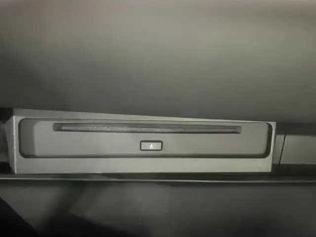 トヨタ ノア ハイブリッド S－Z 島根県 2025(令7)年 0.7万km ホワイトパールクリスタルシャイン モデリスタエアロ/フリップダウンモニター/純正１０型ＳＤナビ　/フルセグTV　/ＤＶＤ再生　/Ｂｌｕｅｔｏｏｔｈ接続　/両側パワースライドドア　/バックカメラ　/ビルトインＥＴＣ2.0/前後ドライブレーダー/レーダークルーズコントロール/衝突軽減ブレーキ/ヘッドアップディスプレイ/パワーバックドア　/前後コーナーセンサー/前席・２列目シートヒーター　/ホワイトレザー調シートカバー/ステアリングヒーター/オートハイビーム／ライト/スマートキー／プッシュスタート/純正LEDヘッドライト/純正１７インチアルミホイール/保証書/取扱説明書/スペアキー1本