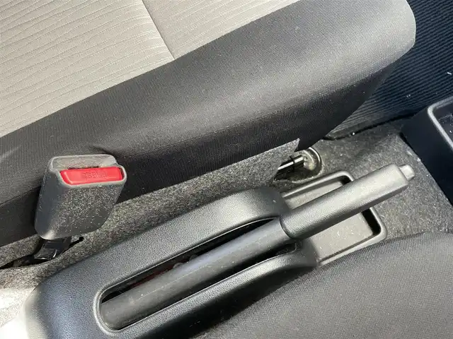 トヨタ ピクシスエポック L SAⅢ 千葉県 2018(平30)年 6.4万km オフホワイト スマートアシスト３/・衝突軽減ブレーキ/レーンキープアシスト/・オートハイビーム/踏み間違い防止/・コーナーセンサー(後)/純正SDナビ(NSCD-W66)/・ワンセグ/BT/CD/バックカメラ/ETC/アイドリングストップ/キーレスエントリー/純正フロアマット