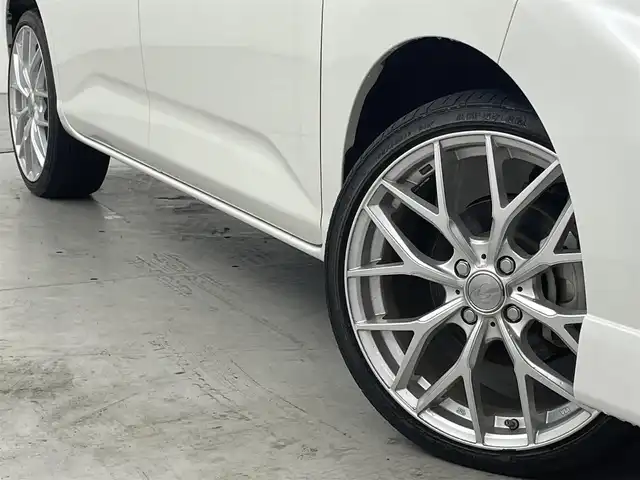 トヨタ ルーミー カスタムG 福岡県 2021(令3)年 2.3万km パールホワイトⅢ 後席モニター　/純正ナビ（ＢＴ，フルセグＴＶ）　/全方位カメラ　/ビルトインＥＴＣ　/前方ドライブレコーダー　/ＡＣＣ　/コーナーセンサー　/衝突軽減ブレーキ　/レーンキープ　/両側電動スライドドア/純正１７インチＡＷ