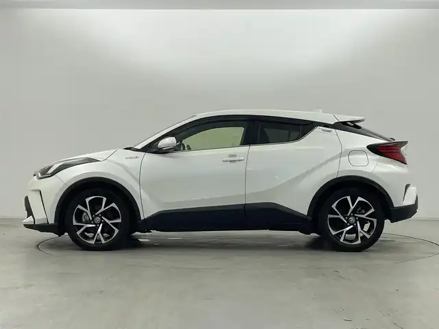 トヨタ Ｃ－ＨＲ G 群馬県 2020(令2)年 5.1万km ホワイトパールクリスタルシャイン パノラミックビューモニター/シートヒーター/電動ランバーサポート/ナノイー/＝＝＝＝＝/純正8インチディスプレイオーディオ/フルセグTV/BT/USB/Miracast/AM/FM/ブラインドスポットモニター/前後ドライブレコーダー/ビルトインETC/LEDヘッドライト/トヨタセーフティセンス/・プリクラッシュセーフティ/・レーンディパーチャーアラート/・オートハイビーム/・レーダークルーズコントロール/プッシュスタート/スマートキー