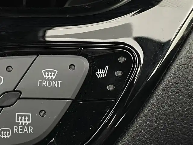 トヨタ Ｃ－ＨＲ G 群馬県 2020(令2)年 5.1万km ホワイトパールクリスタルシャイン パノラミックビューモニター/シートヒーター/電動ランバーサポート/ナノイー/＝＝＝＝＝/純正8インチディスプレイオーディオ/フルセグTV/BT/USB/Miracast/AM/FM/ブラインドスポットモニター/前後ドライブレコーダー/ビルトインETC/LEDヘッドライト/トヨタセーフティセンス/・プリクラッシュセーフティ/・レーンディパーチャーアラート/・オートハイビーム/・レーダークルーズコントロール/プッシュスタート/スマートキー