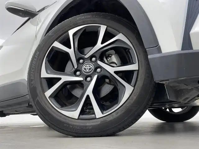 トヨタ Ｃ－ＨＲ G 群馬県 2020(令2)年 5.1万km ホワイトパールクリスタルシャイン パノラミックビューモニター/シートヒーター/電動ランバーサポート/ナノイー/＝＝＝＝＝/純正8インチディスプレイオーディオ/フルセグTV/BT/USB/Miracast/AM/FM/ブラインドスポットモニター/前後ドライブレコーダー/ビルトインETC/LEDヘッドライト/トヨタセーフティセンス/・プリクラッシュセーフティ/・レーンディパーチャーアラート/・オートハイビーム/・レーダークルーズコントロール/プッシュスタート/スマートキー
