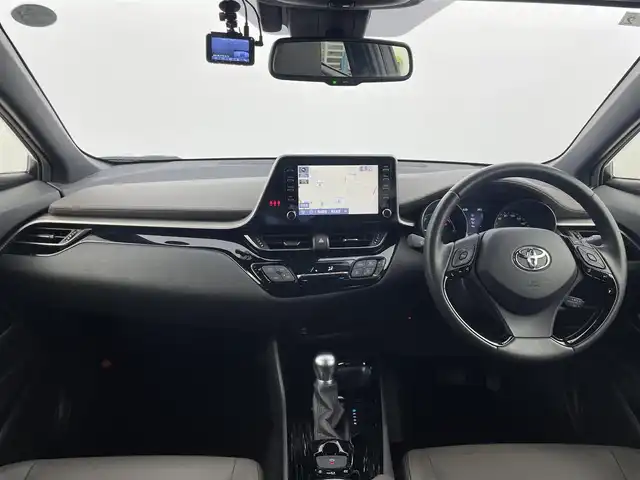 トヨタ Ｃ－ＨＲ G 群馬県 2020(令2)年 5.1万km ホワイトパールクリスタルシャイン パノラミックビューモニター/シートヒーター/電動ランバーサポート/ナノイー/＝＝＝＝＝/純正8インチディスプレイオーディオ/フルセグTV/BT/USB/Miracast/AM/FM/ブラインドスポットモニター/前後ドライブレコーダー/ビルトインETC/LEDヘッドライト/トヨタセーフティセンス/・プリクラッシュセーフティ/・レーンディパーチャーアラート/・オートハイビーム/・レーダークルーズコントロール/プッシュスタート/スマートキー