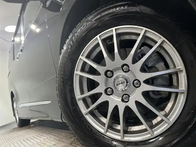 トヨタ エスクァイア ハイブリッド Gi プレミアムパッケージ 愛知県 2018(平30)年 4.8万km ブラック 純正１０インチＴコネクトナビ　/(Bluetooth/フルセグTV/SD/HDMI/AM/FM/CD・DVD再生)/モデリスタエアロ(F/S/R)/純正フリップダウンモニター　/両側パワースライドドア　/１００Ｖ電源　/トヨタセーフティセンスC　/　　-プリクラッシュセーフティ/　　-レーンディパーチャーアラート（LDA)/　　-オートマチックハイビーム/シートヒーター　/ビルトインＥＴＣ２．０　　/ＬＥＤヘッドライト/バックカメラ/ドライブレコーダー/ステアリングヒーター/オートクルーズコントロール/LEDフォグ/半革シート