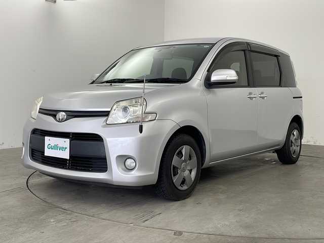トヨタ シエンタ DICE 兵庫県 2012(平24)年 6.5万km シルバーマイカM ・純正ナビ＆TV＆CD＆AUX/・両側パワースライドドア/・ETC/・バックカメラ/・全方位ドライブレコーダー/・オートライト/・リモコンキー/・純正フロアマット/・純正ドアバイザー/・チップアップシート/・HIDヘッドライト/・パワーウィンドウ/・電動コーナーポール/・電格ミラー/・スペアキー