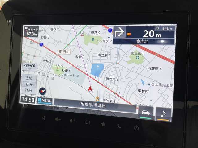 スズキ スペーシア カスタム HYBRID XS 滋賀県 2023(令5)年 0.9万km スチールシルバーメタリック/ブルーイッシュブラックパール 禁煙車/純正9型ナビ/（CD/DVD/フルセグTV/BT/AppleCarplay/AndroidAuto/FM/AM）/スズキセーフティサポート/・デュアルセンサーブレーキサポート（衝突被害軽減ブレーキ）/・誤発進抑制機能（前方・後方）/・後退時ブレーキサポート/・車線逸脱警報機能/・ふらつき警報機能/・先行車発進お知らせ機能/・ハイビームアシスト（自動でハイ／ロー切替）/・標識認識機能（速度制限・一時停止など）/・全方位モニター用カメラ/ビルトインETC/アダプティブクルーズコントロール/リアパーキングセンサー/両側パワースライドドア/前席シートヒーター/ステアリングヒーター/ステアリングスイッチ/電動パーキングブレーキ/純正フロアマット/LEDヘッドライト/純正15インチAW