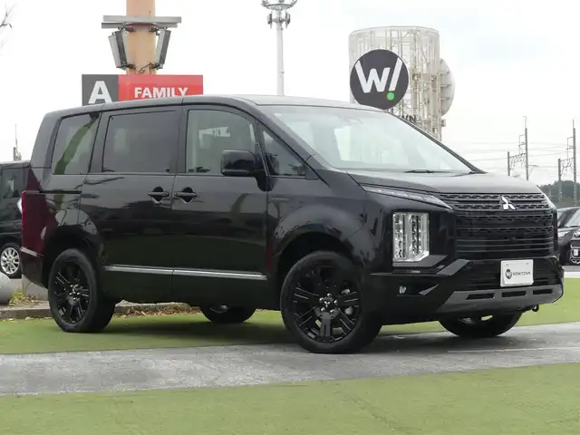 三菱 デリカＤ：５ シャモニー 千葉県 2025(令7)年 0.1千km 黒Ⅱ 登録済未使用車(登録時走行距離：8km)/オリジナルナビ取付パッケージ＋リアモニター取付パッケージ/ALPINED:5専用11型ナビゲーション/ALPINE12.8型後席用モニター/＝＝＝＝＝/e-Assist(運転支援機能)/・衝突被害軽減ブレーキ(FCM)/・車線逸脱警報システム(LDW)/・レーダークルーズコントロール(ACC)/・オートマチックハイビーム(AHB)/・後側方車両検知警報システム(レーンチェンジアシスト機能付)/・誤発進抑制機能(前進時)/・後退時交差車両検知警報(RCTA)/両側パワースライドドア/エレクトリックテールゲート/ハーフレザーシート/前席シートヒーター/ステアリングヒーター/革巻きステアリング/ステアリングスイッチ/アイドリングストップ/電動パーキングブレーキ/オートブレーキホールド/プッシュスタート/スマートキー×2本/取扱説明書/保証書