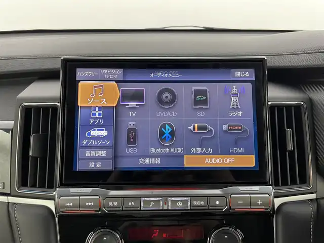 三菱 デリカＤ：５ シャモニー 群馬県 2025(令7)年 0.1千km 黒Ⅱ 登録済未使用車(登録時走行距離：8km)/オリジナルナビ取付パッケージ＋リアモニター取付パッケージ/ALPINED:5専用11型ナビゲーション/ALPINE12.8型後席用モニター/＝＝＝＝＝/e-Assist(運転支援機能)/・衝突被害軽減ブレーキ(FCM)/・車線逸脱警報システム(LDW)/・レーダークルーズコントロール(ACC)/・オートマチックハイビーム(AHB)/・後側方車両検知警報システム(レーンチェンジアシスト機能付)/・誤発進抑制機能(前進時)/・後退時交差車両検知警報(RCTA)/両側パワースライドドア/エレクトリックテールゲート/ハーフレザーシート/前席シートヒーター/ステアリングヒーター/革巻きステアリング/ステアリングスイッチ/アイドリングストップ/電動パーキングブレーキ/オートブレーキホールド/プッシュスタート/スマートキー×2本/取扱説明書/保証書