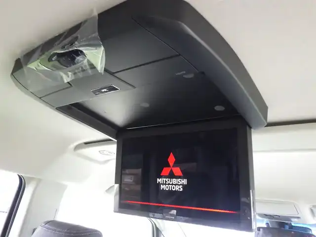 三菱 デリカＤ：５ シャモニー 千葉県 2025(令7)年 0.1千km 黒Ⅱ 登録済未使用車(登録時走行距離：8km)/オリジナルナビ取付パッケージ＋リアモニター取付パッケージ/ALPINED:5専用11型ナビゲーション/ALPINE12.8型後席用モニター/＝＝＝＝＝/e-Assist(運転支援機能)/・衝突被害軽減ブレーキ(FCM)/・車線逸脱警報システム(LDW)/・レーダークルーズコントロール(ACC)/・オートマチックハイビーム(AHB)/・後側方車両検知警報システム(レーンチェンジアシスト機能付)/・誤発進抑制機能(前進時)/・後退時交差車両検知警報(RCTA)/両側パワースライドドア/エレクトリックテールゲート/ハーフレザーシート/前席シートヒーター/ステアリングヒーター/革巻きステアリング/ステアリングスイッチ/アイドリングストップ/電動パーキングブレーキ/オートブレーキホールド/プッシュスタート/スマートキー×2本/取扱説明書/保証書
