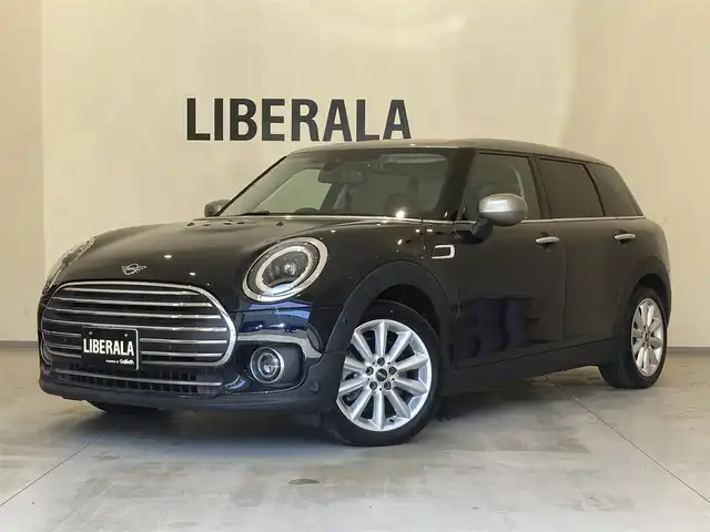 ＭＩＮＩ ＢＭＷ ミニ クラブマン クーパーD 熊本県 2023(令5)年 0.4万km MINI Yoursエニグマティックブラック ・スマートキー/・プッシュスタート/・インテリジェントセーフティ/・PDC自動起動/・パーキングアシスト/・クルーズコントロール(追従式)/・ハーフレザースポーツシート/・前席シートヒーター /・純正HDDナビ/　【Bluetooth・USB・AppleCarPlay】/・バックカメラ/・ETC/・ドライブレコーダー(前後録画)/・ワイヤレス充電/・LEDヘッドランプ/・LEDフォグランプ/・純正マット