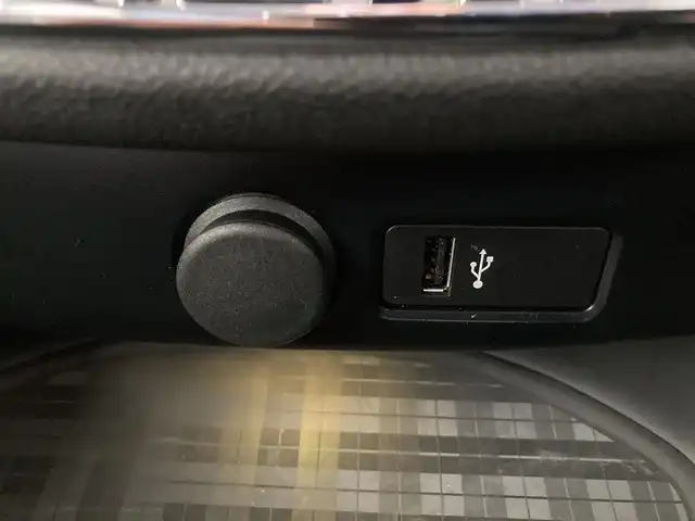 ＭＩＮＩ ＢＭＷ ミニ クラブマン クーパーD 熊本県 2023(令5)年 0.4万km MINI Yoursエニグマティックブラック ・スマートキー/・プッシュスタート/・インテリジェントセーフティ/・PDC自動起動/・パーキングアシスト/・クルーズコントロール(追従式)/・ハーフレザースポーツシート/・前席シートヒーター /・純正HDDナビ/　【Bluetooth・USB・AppleCarPlay】/・バックカメラ/・ETC/・ドライブレコーダー(前後録画)/・ワイヤレス充電/・LEDヘッドランプ/・LEDフォグランプ/・純正マット