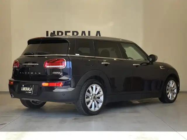 ＭＩＮＩ ＢＭＷ ミニ クラブマン クーパーD 熊本県 2023(令5)年 0.4万km MINI Yoursエニグマティックブラック ・スマートキー/・プッシュスタート/・インテリジェントセーフティ/・PDC自動起動/・パーキングアシスト/・クルーズコントロール(追従式)/・ハーフレザースポーツシート/・前席シートヒーター /・純正HDDナビ/　【Bluetooth・USB・AppleCarPlay】/・バックカメラ/・ETC/・ドライブレコーダー(前後録画)/・ワイヤレス充電/・LEDヘッドランプ/・LEDフォグランプ/・純正マット