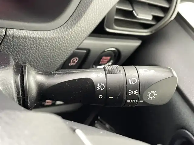 トヨタ ヴォクシー ZS 煌 熊本県 2018(平30)年 7万km ブラッキッシュアゲハガラスフレーク 純正10インチナビ（ＣＤ・ＤＶＤ・フルセグ・ＢＴ・ＳＤ・HDMI）/純正フリップダウンモニター/バックカメラ　/社外前後ドライブレコーダー　/ビルトインＥＴＣ　/両側パワースライドドア　/トヨタセーフティーセンス/・プリクラッシュセーフティ/・先行車発進お知らせ機能/・レーンキープアシスト/・クルーズコントロール/・レーンディパーチャーアラート/・オートマチックハイビーム/横滑り防止/アイドリングストップ/純正フロアマット/純正１６インチAW/オートライト/LEDヘッドライト/フォグライト/スマートキー/プッシュスタート