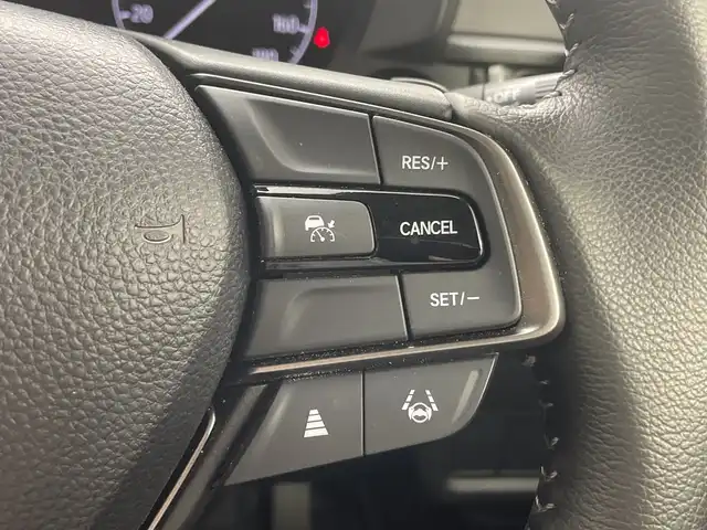 ホンダ ＷＲ－Ｖ Z+ 群馬県 2024(令6)年 0.8万km プラチナホワイトパール 純正９型ナビ　バックカメラ　フルセグＴＶ　ステアリングスイッチ　ビルトインＥＴＣ　アダプティブクルーズコントロール　衝突被害軽減ブレーキ　ルーフレール　パドルシフト　ＬＥＤヘッドライト　フォグ　禁煙車