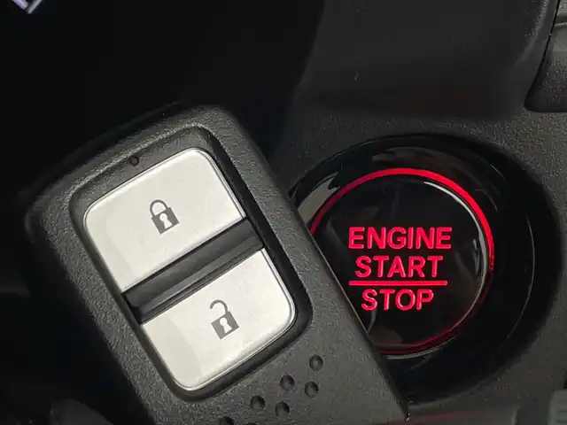 ホンダ ＷＲ－Ｖ Z+ 群馬県 2024(令6)年 0.8万km プラチナホワイトパール 純正９型ナビ　バックカメラ　フルセグＴＶ　ステアリングスイッチ　ビルトインＥＴＣ　アダプティブクルーズコントロール　衝突被害軽減ブレーキ　ルーフレール　パドルシフト　ＬＥＤヘッドライト　フォグ　禁煙車