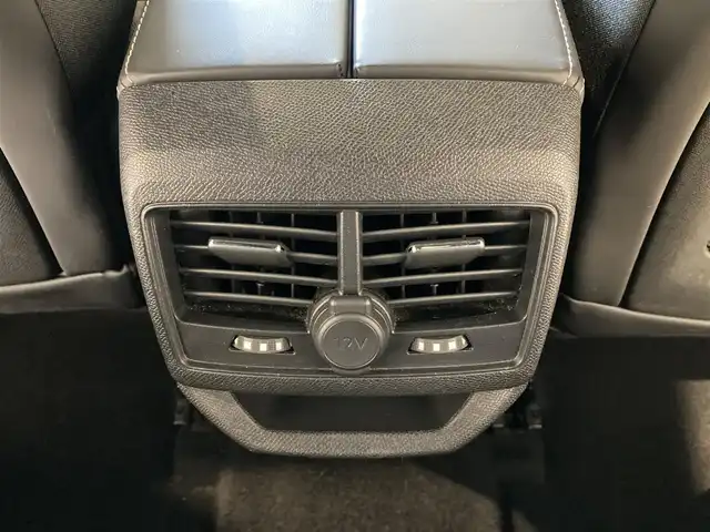 プジョー ３００８ GT ブルー HDi 熊本県 2018(平30)年 5万km パールⅡ ・スマートキー/・プッシュスタート/・パノラマサンルーフ/・アクティブセーフティブレーキ/・疲労検知/・ディレクショナルヘッドライト/・パーキングアシスト/・インテリジェントハイビーム/・レーンキープアシスト/・パーキングセンサー/・ブラインドスポットモニター/・クルーズコントロール(追従式)/・ハーフレザーシート /・D席パワーシート/・前席シートヒーター /・純正メモリナビ/　【Bluetooth・USB・AppleCarPlay】/・フルセグTV/・バックカメラ/・フロント＆左サイドカメラ/・ETC/・ドライブレコーダー(前方録画)/・LEDヘッドランプ/・LEDフォグランプ/・純正マット/・保証書/取説
