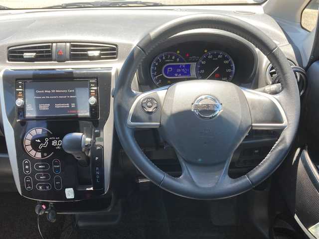日産 デイズ ハイウェイスターG ターボ 佐賀県 2016(平28)年 6.8万km ホワイトパール 純正ナビ/アラウンドビューモニター/エマージェンシーブレーキ/オートハイビーム/革調シートカバー/ドライブレコーダー/ETC/アイドリングストップ/ステアリングリモコン/HIDヘッドライト/フォグライト/純正アルミホイール