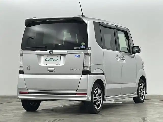 ホンダ Ｎ ＢＯＸ カスタム SSパッケージ 福島県 2013(平25)年 5.5万km アラバスターシルバーメタリック 純正7インチナビ/・型番：VXM-145C/・CD/AM/FM/・バックカメラ/・ETC/両側パワースライドドア/アイドリングストップ/革巻きステアリング/・ステアリングリモコン/プッシュスタート/・スマートキー/LEDヘッドライト/・オートライト/・フォグライト/電動格納ミラー/純正フロアマット
