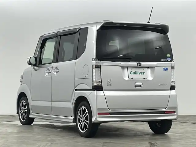 ホンダ Ｎ ＢＯＸ カスタム SSパッケージ 福島県 2013(平25)年 5.5万km アラバスターシルバーメタリック 純正7インチナビ/・型番：VXM-145C/・CD/AM/FM/・バックカメラ/・ETC/両側パワースライドドア/アイドリングストップ/革巻きステアリング/・ステアリングリモコン/プッシュスタート/・スマートキー/LEDヘッドライト/・オートライト/・フォグライト/電動格納ミラー/純正フロアマット