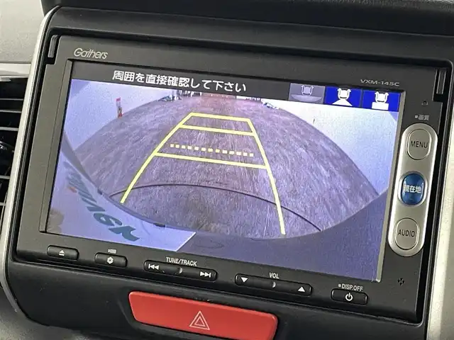 ホンダ Ｎ ＢＯＸ カスタム SSパッケージ 福島県 2013(平25)年 5.5万km アラバスターシルバーメタリック 純正7インチナビ/・型番：VXM-145C/・CD/AM/FM/・バックカメラ/・ETC/両側パワースライドドア/アイドリングストップ/革巻きステアリング/・ステアリングリモコン/プッシュスタート/・スマートキー/LEDヘッドライト/・オートライト/・フォグライト/電動格納ミラー/純正フロアマット