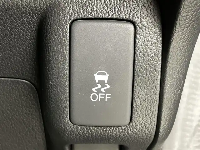 ホンダ Ｎ ＢＯＸ カスタム SSパッケージ 福島県 2013(平25)年 5.5万km アラバスターシルバーメタリック 純正7インチナビ/・型番：VXM-145C/・CD/AM/FM/・バックカメラ/・ETC/両側パワースライドドア/アイドリングストップ/革巻きステアリング/・ステアリングリモコン/プッシュスタート/・スマートキー/LEDヘッドライト/・オートライト/・フォグライト/電動格納ミラー/純正フロアマット