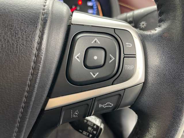 トヨタ ハリアー プレミアム 道央・札幌 2017(平29)年 5.5万km ブラック ・アルパインナビ（EX9V）/・BT&SD&CD&DVD&フルセグTV/・バックカメラ/・トヨタセーフティセンス/・レーダークルーズコントロール/・衝突被害軽減ブレーキ/・アイドリングストップ/・パワーバックドア/・ハーフレザーシート/・D席パワーシート/・ビルトインETC/・オートマチックハイビーム/・オートライト/・LEDヘッドライト/・スマートキー/・スペアキー/・プッシュスタート/・積込スタッドレス社外AW付