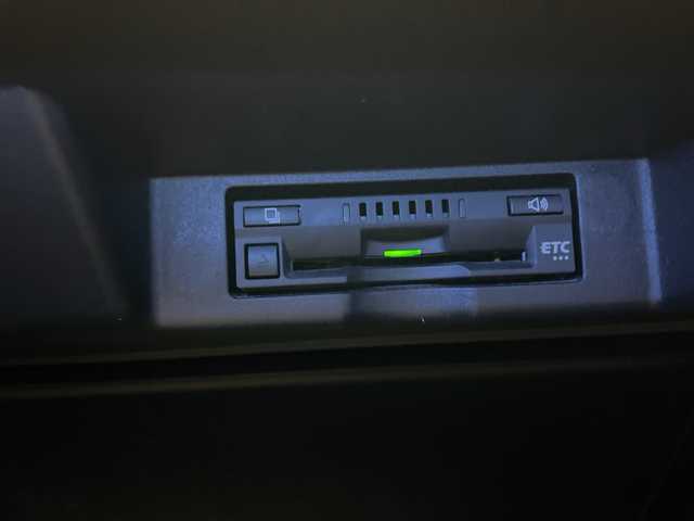 トヨタ ハリアー プレミアム 道央・札幌 2017(平29)年 5.5万km ブラック ・アルパインナビ（EX9V）/・BT&SD&CD&DVD&フルセグTV/・バックカメラ/・トヨタセーフティセンス/・レーダークルーズコントロール/・衝突被害軽減ブレーキ/・アイドリングストップ/・パワーバックドア/・ハーフレザーシート/・D席パワーシート/・ビルトインETC/・オートマチックハイビーム/・オートライト/・LEDヘッドライト/・スマートキー/・スペアキー/・プッシュスタート/・積込スタッドレス社外AW付