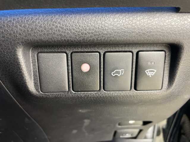 トヨタ ハリアー プレミアム 道央・札幌 2017(平29)年 5.5万km ブラック ・アルパインナビ（EX9V）/・BT&SD&CD&DVD&フルセグTV/・バックカメラ/・トヨタセーフティセンス/・レーダークルーズコントロール/・衝突被害軽減ブレーキ/・アイドリングストップ/・パワーバックドア/・ハーフレザーシート/・D席パワーシート/・ビルトインETC/・オートマチックハイビーム/・オートライト/・LEDヘッドライト/・スマートキー/・スペアキー/・プッシュスタート/・積込スタッドレス社外AW付