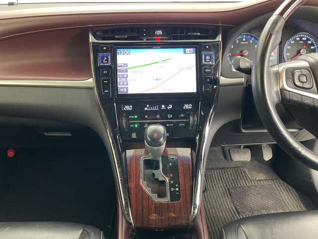 トヨタ ハリアー プレミアム 道央・札幌 2017(平29)年 5.5万km ブラック ・アルパインナビ（EX9V）/・BT&SD&CD&DVD&フルセグTV/・バックカメラ/・トヨタセーフティセンス/・レーダークルーズコントロール/・衝突被害軽減ブレーキ/・アイドリングストップ/・パワーバックドア/・ハーフレザーシート/・D席パワーシート/・ビルトインETC/・オートマチックハイビーム/・オートライト/・LEDヘッドライト/・スマートキー/・スペアキー/・プッシュスタート/・積込スタッドレス社外AW付