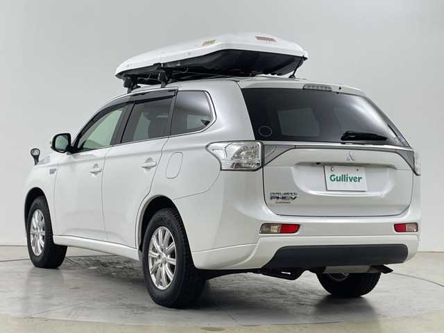 三菱 アウトランダー ＰＨＥＶ G セーフティパッケージ 道央・札幌 2014(平26)年 2.7万km シルキーホワイト ・４WD/プラグインハイブリッド/・レーダークルーズコントロール/・DIATONEナビ/・DVD.CD.SD.フルセグ/・Bluetooth./・バックカメラ/・ハーフレザーシート/・運転席/助手席シートヒーター/・ドライブレコーダー/・ルーフボックス/・LDW/・パドルシフト/・ホイール積み込み/・充電ケーブル