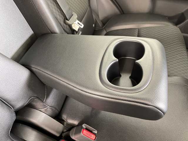 三菱 アウトランダー ＰＨＥＶ G セーフティパッケージ 道央・札幌 2014(平26)年 2.7万km シルキーホワイト ・４WD/プラグインハイブリッド/・レーダークルーズコントロール/・DIATONEナビ/・DVD.CD.SD.フルセグ/・Bluetooth./・バックカメラ/・ハーフレザーシート/・運転席/助手席シートヒーター/・ドライブレコーダー/・ルーフボックス/・LDW/・パドルシフト/・ホイール積み込み/・充電ケーブル
