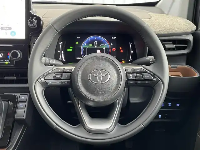 トヨタ シエンタ ハイブリッド Z 福岡県 2023(令5)年 2.3万km ブラック トヨタセーフティセンス/PCS/LDA/レーダークルーズコントロール/クリアランスソナー/純正１０．５インチＤＡナビ/フルセグTV/CD/DVD/BT/AM/FM/Miracast/全周囲カメラ/両側パワースライドドア/ＢＳＭ/前席シートヒーター/ステアリングヒーター/ビルトインETC/スマートキー/プッシュスタート/AC100V/ロールサンシェード/シートバックテーブル/LEDオートライト/オートハイビーム