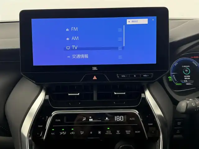 トヨタ ハリアー ＰＨＥＶ Z 愛知県 2023(令5)年 2万km プラチナホワイトパールマイカ 純正12.3型JBLナビ/（フルセグ、Bluetooth、AppleCarplay）/全方位カメラ/デジタルインナーミラー/4WD/シートヒーター、エアシート（D+N)/ハンドルヒーター/置くだけ充電/ドラレコ前後/ETC2.0/ACC/BSM/衝突軽減ブレーキ/レーンキープアシスト/オートハイビーム/コーナーセンサー/LEDヘッドライト/電子パーキング/オートホールド/純正19インチAW/パワーシート（D+N)/パワーバックドア/純正フロアマット/USB/スマートキー/横滑り防止装置