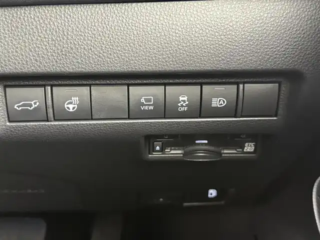 トヨタ ハリアー ＰＨＥＶ Z 愛知県 2023(令5)年 2万km プラチナホワイトパールマイカ 純正12.3型JBLナビ/（フルセグ、Bluetooth、AppleCarplay）/全方位カメラ/デジタルインナーミラー/4WD/シートヒーター、エアシート（D+N)/ハンドルヒーター/置くだけ充電/ドラレコ前後/ETC2.0/ACC/BSM/衝突軽減ブレーキ/レーンキープアシスト/オートハイビーム/コーナーセンサー/LEDヘッドライト/電子パーキング/オートホールド/純正19インチAW/パワーシート（D+N)/パワーバックドア/純正フロアマット/USB/スマートキー/横滑り防止装置