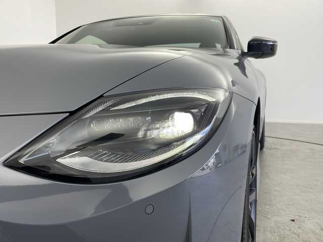 日産 フェアレディ Ｚ バージョンST 愛知県 2024(令6)年 0.2万km ステルスグレー/スーパーブラック /禁煙車//6速MT//純正NissanConnectナビ//フルセグTV//AppleCarPlay//AndroidAuto//ETC2.0//バックカメラ//本革&スエード調コンビシート//両席パワーシート//スエードドアトリム//純正RAYS製19インチ鍛造アルミホイール//タイヤ空気圧警告システム//アルミキャリパー対向ピストンブレーキ//メカニカルLSD//フロント&リヤスポイラー//ローンチコントロール//シンクロレブコントロール//3連サブメーター//アルミペダル&フットレスト//本革巻きステア//ステアスイッチ//本革巻きシフトノブ//本革巻きパーキングレバー//LEDヘッドライト//オートライト//リヤフォグランプ//アクティブサウンドコントロール//アクティブノイズコントロール//インテリジェントエマージェンシーブレーキ//インテリジェントFCW//インテリジェントクルーズコントロール//踏み間違い防止アシスト//レーンディパーチャーウォーニング//ブラインドスポットウォーニング//リヤクロストラフィックアラート//フロント&バックソナー//純正フロアマット//プッシュスタート//電動格納ミラーウィンカー//横滑り防止装置//イモビライザー