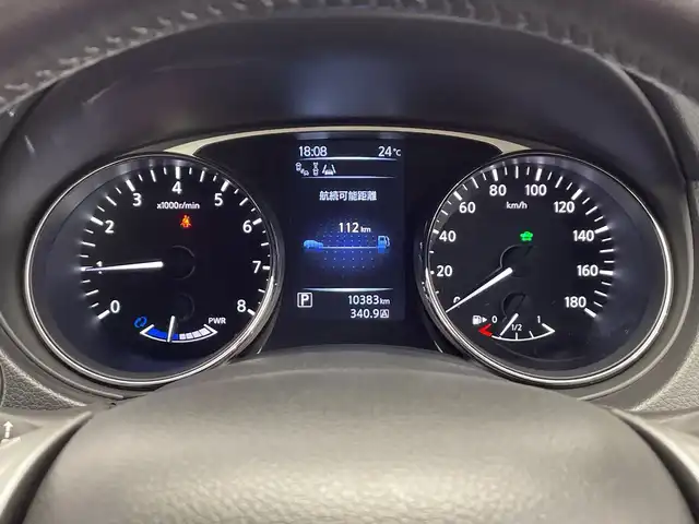 日産 エクストレイル ハイブリッド 20X エマージェンシーブレーキ 栃木県 2015(平27)年 1.1万km ブリリアントシルバー 純正ナビ/(CD/DVD/Bluetooth/フルセグTV/USB/AUX)/エマージェンシーブレーキ/全方位カメラ/ETC/禁煙車/ルーフレール/シートヒーター/オートライト/LEDヘッドライト/横滑り防止装置/フォグランプ/スマートキー/プッシュスタート/ステアリングスイッチ/電動格納ミラー/純正17インチアルミホイール/純正フロアマット/ドアバイザー