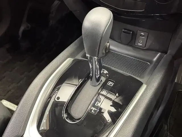日産 エクストレイル ハイブリッド 20X エマージェンシーブレーキ 栃木県 2015(平27)年 1.1万km ブリリアントシルバー 純正ナビ/(CD/DVD/Bluetooth/フルセグTV/USB/AUX)/エマージェンシーブレーキ/全方位カメラ/ETC/禁煙車/ルーフレール/シートヒーター/オートライト/LEDヘッドライト/横滑り防止装置/フォグランプ/スマートキー/プッシュスタート/ステアリングスイッチ/電動格納ミラー/純正17インチアルミホイール/純正フロアマット/ドアバイザー