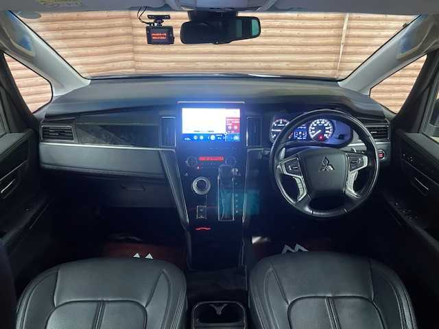 三菱 デリカＤ：５ P 道央・札幌 2020(令2)年 5.7万km ダイヤモンドブラックマイカ 【2509049845】/１オーナー　/純正１０型ナビ　/フルセグＴＶ　/全方位カメラ　/両側電動スライドドア　/オートステップ　/電動リアゲート　/純正１８インチアルミホイール　/革調シートカバー　/前席シートヒーター　/レーダークルーズ/運転席電動シート/LEDヘッドライト