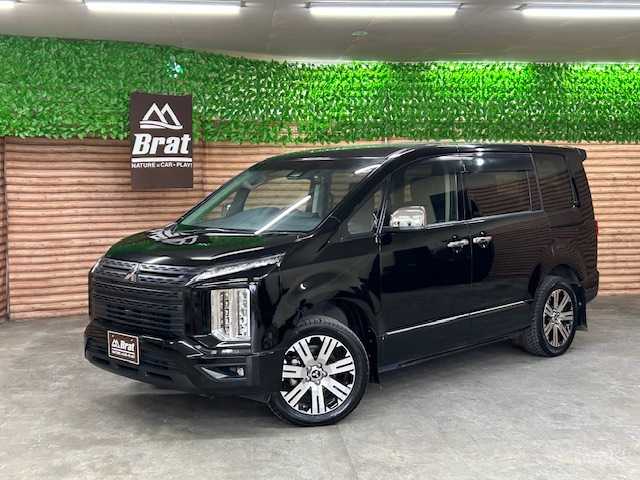 三菱 デリカＤ：５ P 道央・札幌 2020(令2)年 5.7万km ダイヤモンドブラックマイカ 【2509049845】/１オーナー　/純正１０型ナビ　/フルセグＴＶ　/全方位カメラ　/両側電動スライドドア　/オートステップ　/電動リアゲート　/純正１８インチアルミホイール　/革調シートカバー　/前席シートヒーター　/レーダークルーズ/運転席電動シート/LEDヘッドライト