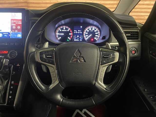 三菱 デリカＤ：５ P 道央・札幌 2020(令2)年 5.7万km ダイヤモンドブラックマイカ 【2509049845】/１オーナー　/純正１０型ナビ　/フルセグＴＶ　/全方位カメラ　/両側電動スライドドア　/オートステップ　/電動リアゲート　/純正１８インチアルミホイール　/革調シートカバー　/前席シートヒーター　/レーダークルーズ/運転席電動シート/LEDヘッドライト
