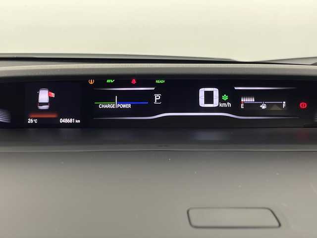 ホンダ ステップワゴン スパーダ eHEV G EXホンダS 埼玉県 2021(令3)年 4.9万km プラチナホワイトパール 後席モニター/純正ナビ　/バックカメラ　/ビルトインＥＴＣ２．０　/前後ドライブレコーダー　/両側パワースライドドア　/ブレードホールド　/シートヒーター　/衝突軽減システム　/レーダークルーズコントロール　/レーンキープアシスト/LEDヘッドライト/ロールサンシェード/純正アルミホイール/純正フロアマット/ＨＤＭＩ
