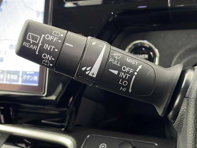 ホンダ ステップワゴン スパーダ eHEV G EXホンダS 埼玉県 2021(令3)年 4.9万km プラチナホワイトパール 後席モニター/純正ナビ　/バックカメラ　/ビルトインＥＴＣ２．０　/前後ドライブレコーダー　/両側パワースライドドア　/ブレードホールド　/シートヒーター　/衝突軽減システム　/レーダークルーズコントロール　/レーンキープアシスト/LEDヘッドライト/ロールサンシェード/純正アルミホイール/純正フロアマット/ＨＤＭＩ