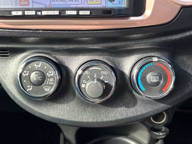 トヨタ ヴィッツ F シエル 宮城県 2013(平25)年 7.6万km ボルドーマイカメタリック 登録時走行距離75363km/社外SDナビ/AM・FM・ワンセグTV/プッシュスタート/ETC/ECOモード/センターコンソール/スマートキー/AC/スペアキー有/フォグランプ/社外アルミホイール/ヘッドライトイベライザー/ウインカーミラー/ドアバイザー/純正フロアマット