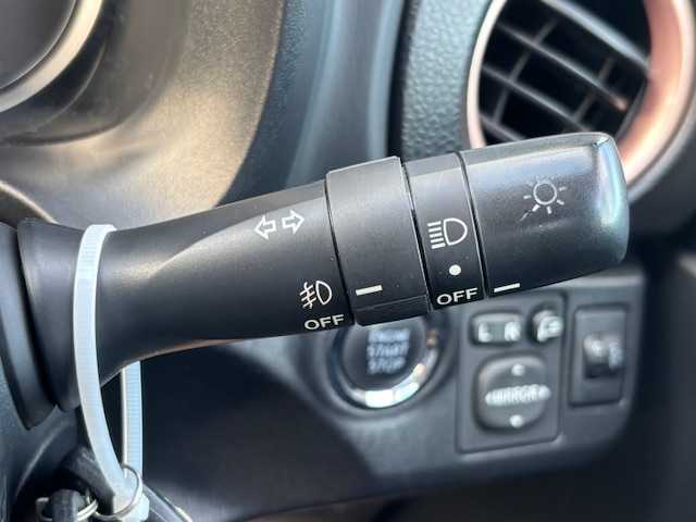 トヨタ ヴィッツ F シエル 宮城県 2013(平25)年 7.6万km ボルドーマイカメタリック 登録時走行距離75363km/社外SDナビ/AM・FM・ワンセグTV/プッシュスタート/ETC/ECOモード/センターコンソール/スマートキー/AC/スペアキー有/フォグランプ/社外アルミホイール/ヘッドライトイベライザー/ウインカーミラー/ドアバイザー/純正フロアマット