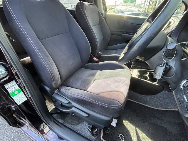 トヨタ ヴィッツ F シエル 宮城県 2013(平25)年 7.6万km ボルドーマイカメタリック 登録時走行距離75363km/社外SDナビ/AM・FM・ワンセグTV/プッシュスタート/ETC/ECOモード/センターコンソール/スマートキー/AC/スペアキー有/フォグランプ/社外アルミホイール/ヘッドライトイベライザー/ウインカーミラー/ドアバイザー/純正フロアマット