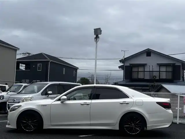 トヨタ クラウン ハイブリッド アスリートS 静岡県 2014(平26)年 6.9万km ホワイトパールクリスタルシャイン ユーザー買取車両/純正HDDナビ/【AM/FM/BT/TV/CD】/純正18インチAW/純正キセノンヘッドライト/エンジンスタートボタン/MTモード付AT/アイドリンクストップ/クルーズコントロール/スマートキー/スペアキー×１/バックカメラ/USB入力端子/レザーシート/パワーシート/横滑り防止装置/盗難防止装置/コーナーセンサー/保証書/取扱説明書