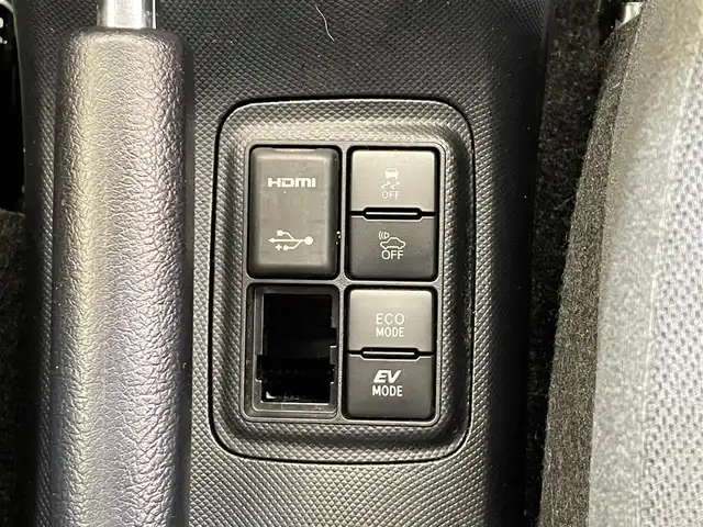 トヨタ アクア S スタイルブラック 岩手県 2019(平31)年 10.5万km ホワイトパールクリスタルシャイン TRDスポイラー/トヨタセーフティセンスC/プリクラッシュセーフティ/レーンディパーチャーアラート/オートマチックハイビーム/先行車発進告知/クリアランスソナー/純正ナビ/バックカメラ/ETC/ドライブレコーダー/LEDヘッドランプ/フォグランプ/オートエアコン/ドアバイザー/電動格納ウインカーミラー/社外１５インチアルミホイール/純正フロアマット